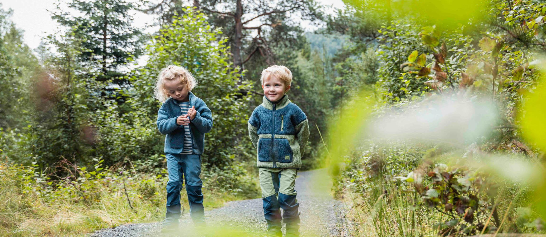 Funksjoner og sikkerhet for barneklær
