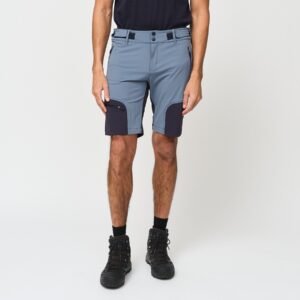 M Saksi, shorts